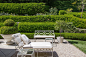 2401 N Bowmont Dr, Beverly Hills, CA 90210 | Zillow 绿篱