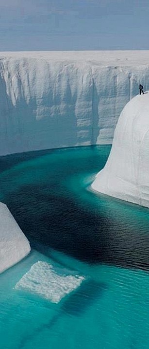 Great ice canyon in ...