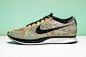 三代 Nike Flyknit Racer 超人氣配色「Multicolor」對比回顧