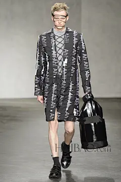 一次有关青春期与力比多的狂欢！周翔宇 (Xander Zhou) 2015春夏男装秀，海报时尚网亲临2015春夏伦敦男装周_第10页_Xander Zhou