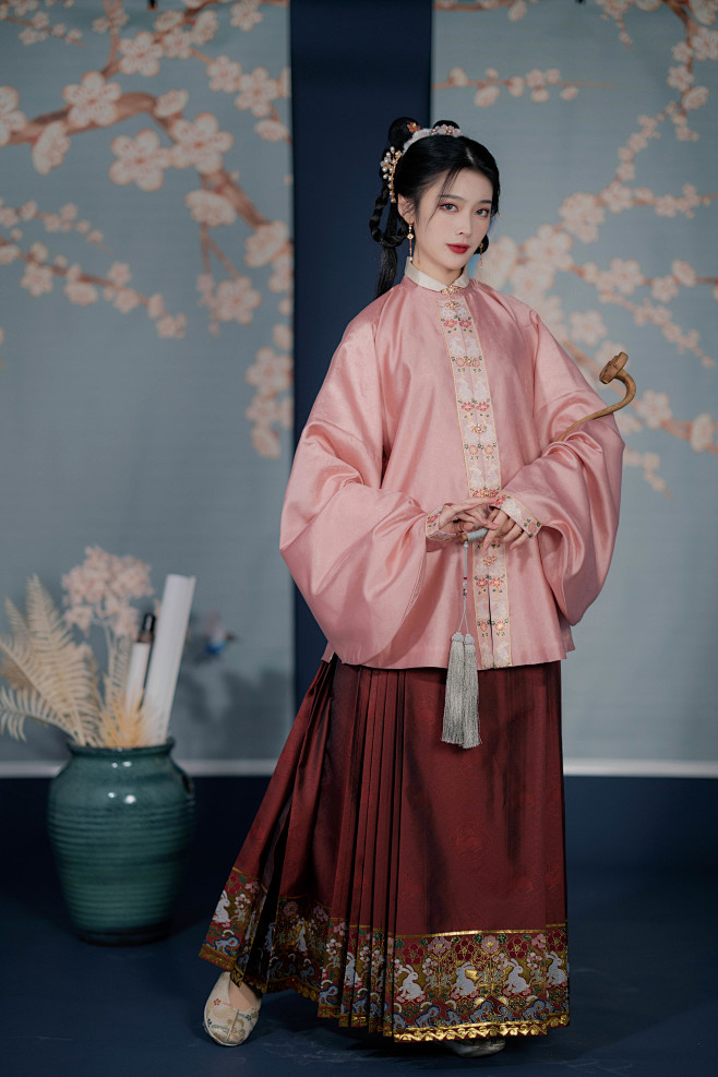 桑谣记汉服 明制 攒花兔 仿妆花眉子对襟立领袄马面 6米百褶马面-淘宝网
