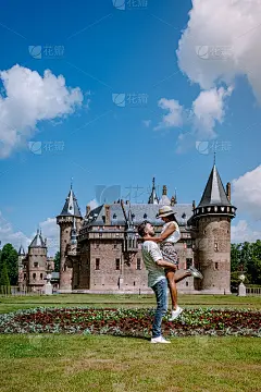 荷兰Kasteel de Haar城堡位于荷兰乌得勒支，目前的建筑都是在原有城堡的基础上建造的，始建