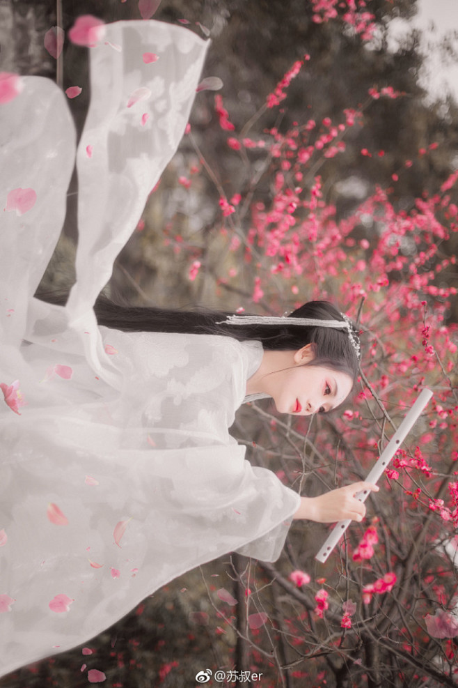 #汉服摄影##重庆约拍# 
《含梅笑》
...