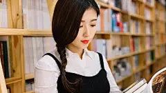 清纯美女图书馆唯美写真桌面壁纸下载