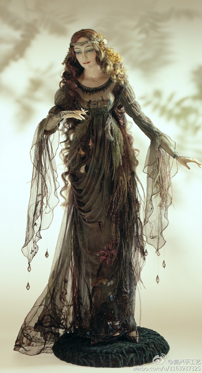 Alexandra Doll - Fan...