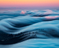 是云是海？是摄影师Nick Steinberg翻山越岭在海拔两千米以上高山拍到的云海～混摄绘#  #设计秀# ​​​​