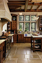 Traditional kitchen: 