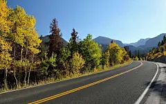秋季公路赛道壁纸封面大图