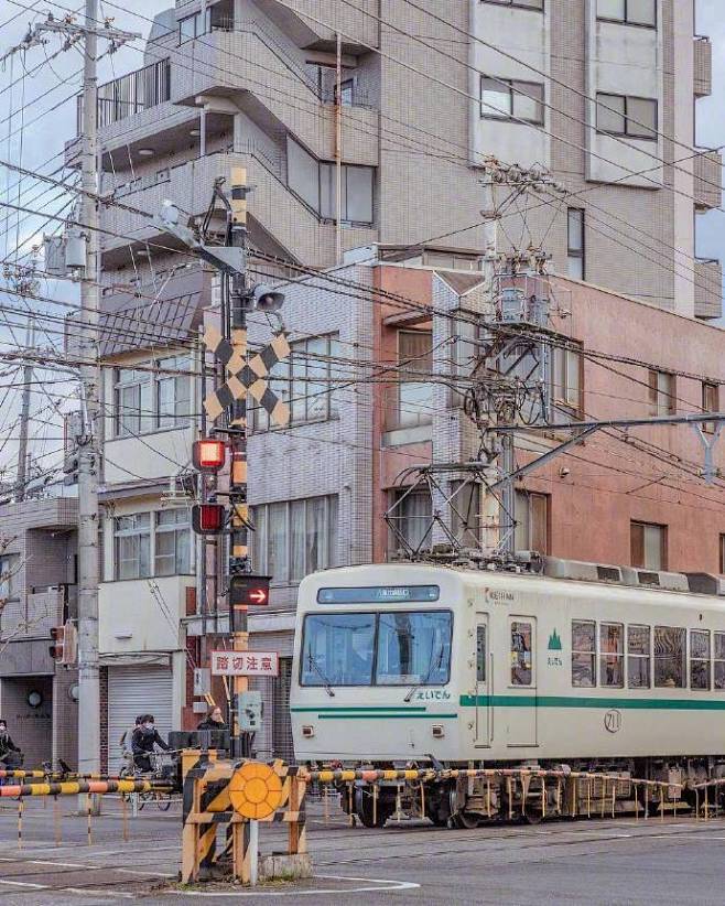 京都有轨电车<br/>（歪，这是去幼儿园...
