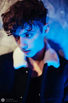 斩魂采集到美少年 - troye sivan