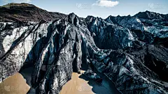 私人导游和在索黑马杰库尔冰川徒步旅行的团队。