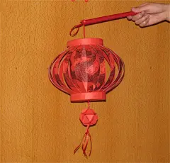 春节的气息还没完全散尽，元宵节紧跟着就来了。今天来www.63diy.com学习一个纸艺手工小灯笼的教程，制作起来很简单，几个小步骤就可以完成。 #手工# #纸艺# #DIY#