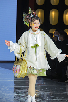 古风服装-花瓣网|陪你做生活的设计师 | 盖娅传说2020春夏ss,巴黎时装