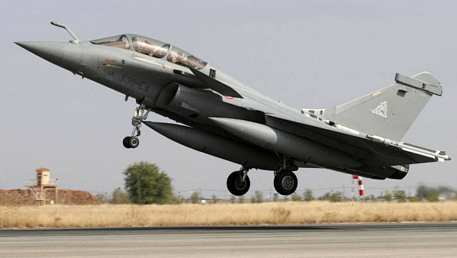 阵风b双座战斗机