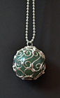 beautiful wire pendant: 