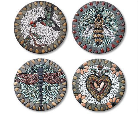 Bee pebble mosaic st...