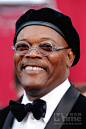 塞缪尔·杰克逊Samuel Jackson
1948年12月21日出生于美国华盛顿
《美国队长·冬日战士》《机械战警》《独眼侠》《复仇者联盟》《被解放的蒂亚戈》《极限特工3》《非洲猫科》《无耻混蛋》《母与子》《星球大战》《低俗小说》……