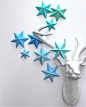 DIY纸艺3D六角星星饰品  3D六角星星饰品，可以运用各种漂亮的纸张通过2种简易的方法制作出大大小小不同尺寸的星星，装饰节日派对，儿童房间都很温馨。 #手工# #DIY#