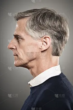 肖像,男人,中老年人,侧面像,垂直画幅,正面视角,面无表情,白人,仅男人,仅成年人