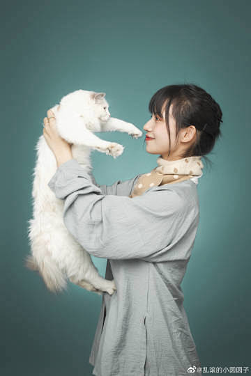 汉民族传统服饰超话喵星人超话 
原本...