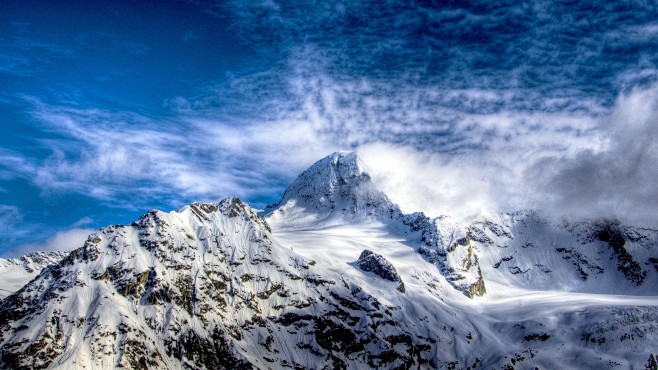 晴空雪原高山壁纸封面大图