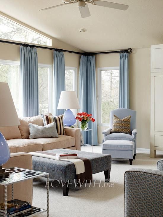 蓝色客厅十分柔和的颜色，清丽中带一点小清...