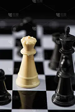 一个棋子对全套棋子。战略、计划和决策概念
