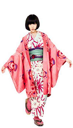 夕人人采集到服饰