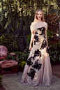 Marchesa Pre-Fall 2019 Fashion Show : The complete Marchesa Pre-Fall 2019 fashion show now on Vogue Runway.