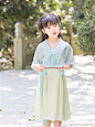 #儿童汉服# #汉服上新# #汉服# 丸子小妹妹新品到货啦！很多宝妈说夏天快到了，出门游玩没有好看的汉服穿，岁暮就是一款既能美美拍照，又能日常穿着的汉服哦，颜色清新，面料透气，值得夏天拥有哦！（丸子家是一年新店，喜欢丸子家汉服的同袍，希望看到的能随手转发，请支持原创汉服~）店铺链接： ​​​​...展开全文c