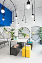 Gnomo : The project has its departure from the store specialized in objects and decoration that decided to open in 2010 in Valencia as an ode to design and a particular lifestyle that seeks for originality and beautiful things as told by the owners. To ce