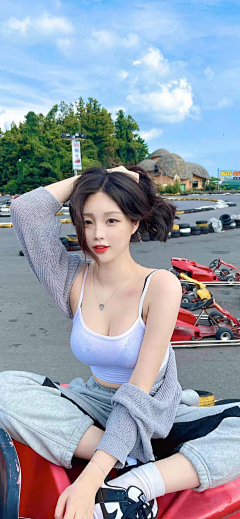 用户wyYtDnvr采集到妖娆美女