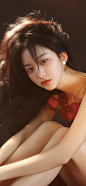 向阳的玫瑰
采集@别致的七
