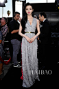 景甜身着迪奥 (Dior) 亮相双色曳地长裙第18届好莱坞电影奖颁奖典礼