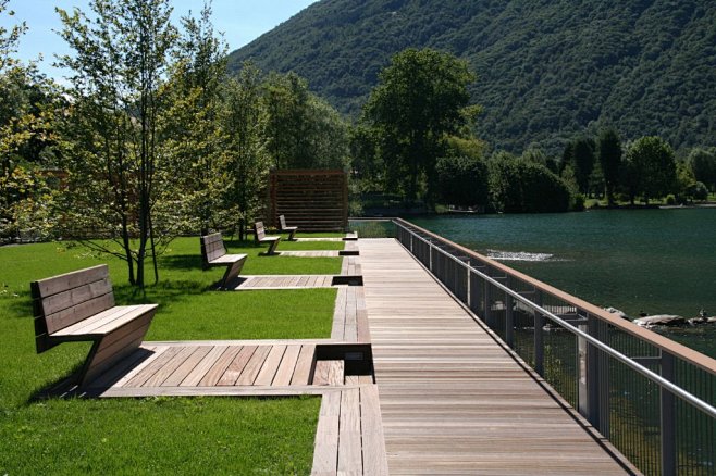 意大利波尔莱扎滨湖——木座椅及防腐木步道