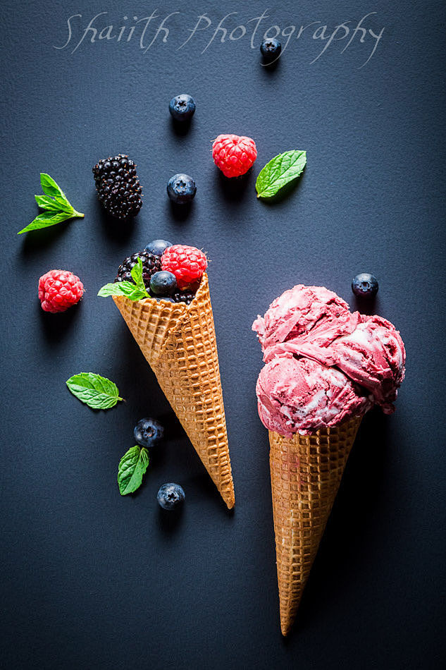 Berry fruits ice cre...