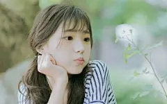 清纯美女户外写真壁纸