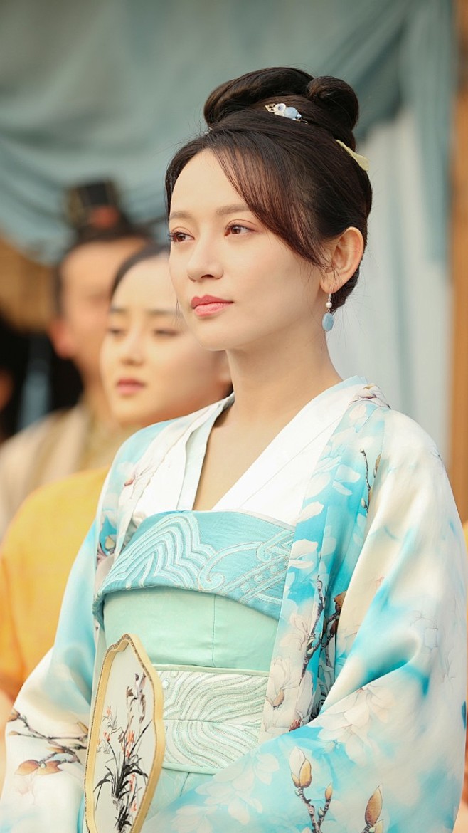 知否知否应是绿肥红瘦盛墨兰