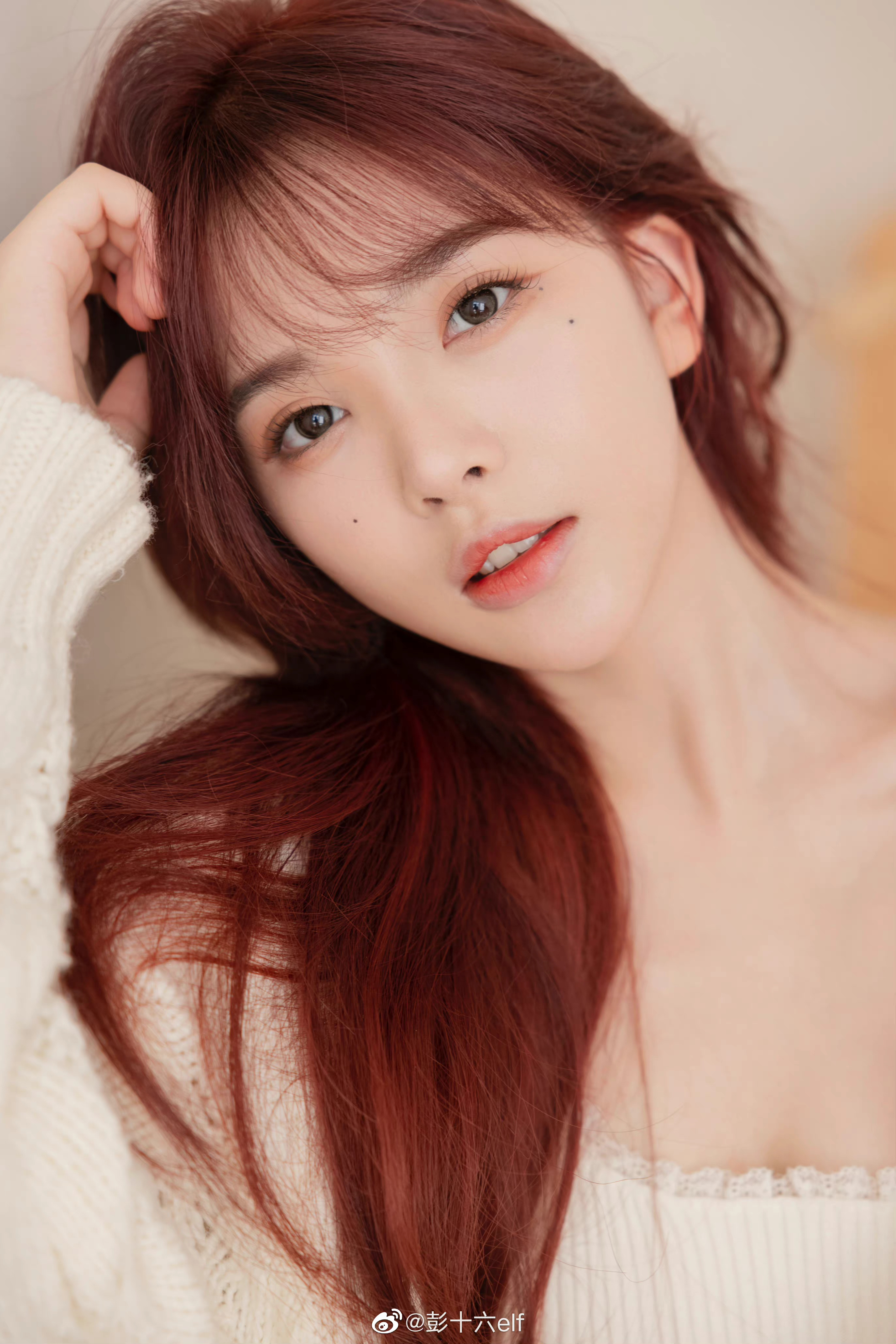 迪丽热巴银色流苏裙造型优雅高贵网易女人_美女壁纸4k高清唯美