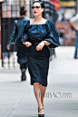 当地时间5月5日，“舞娘”蒂塔·万提斯 (Dita Von Teese) 在纽约出街，装束复古优雅。