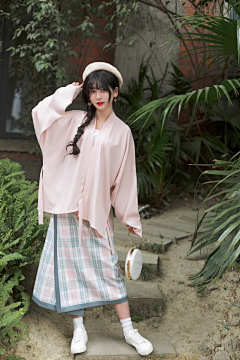 受辛_Soing采集到A|沈世清|汉服设计