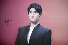 #杨洋#
我一直在等一个 让我死心塌地的男孩子
一见公子误终身，不见公子终身误
今生一顾，至此流年
今夕何夕，见此良人
今生何求，唯你
#杨洋#
