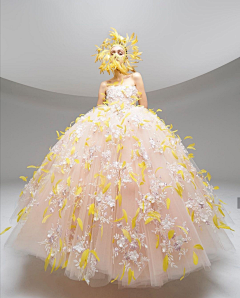 Genzo咱结婚吧-尚采集到Giambattista Valli