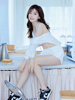 乌堂-盖雪猫采集到Girl_杂图
