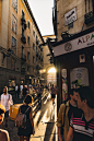 MADRID : roaming around plaza mayor in madrid,spain for one golden hour taking photos. this was a personal project to practice skills on the fly & to see how fast I can walk (haha!). hope you enjoy.