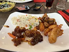 晚餐午餐-中餐馆腌猪肉米饭