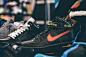#KIKS定番# 谁说 VLONE 已死？Sneakerness SS17 巴黎站球鞋转售价格排行出炉。详见：O网页链接 ​​​​