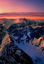 The Alaska Range at first light http://ringmv.diandian.com