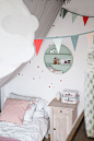 seedandstory.de | DIY-Ideen fürs Kinderzimmer - Betthimmel und Setzkastenregal