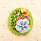 Felt embroidery brooch フェルト刺繍のブローチ by PieniSieni